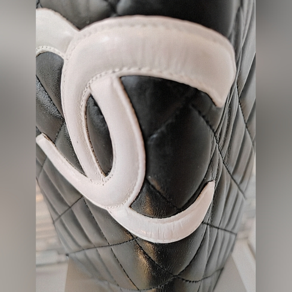 Chanel Cambon Bifold Wallet - Black with White CC & Pink Leather Inside - Picture 4 of 15